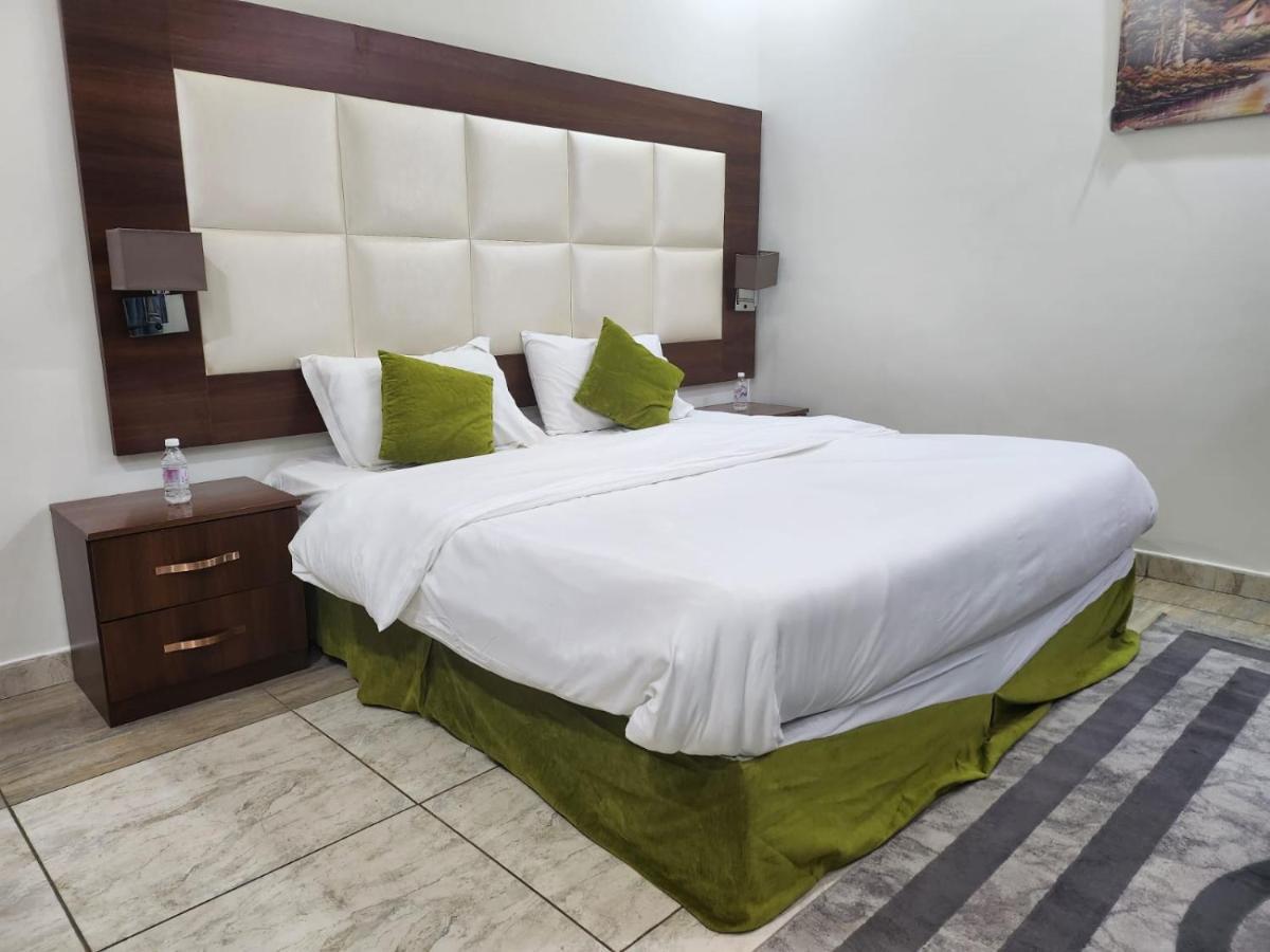 Apartment طرف الطريق Al Hawiyah